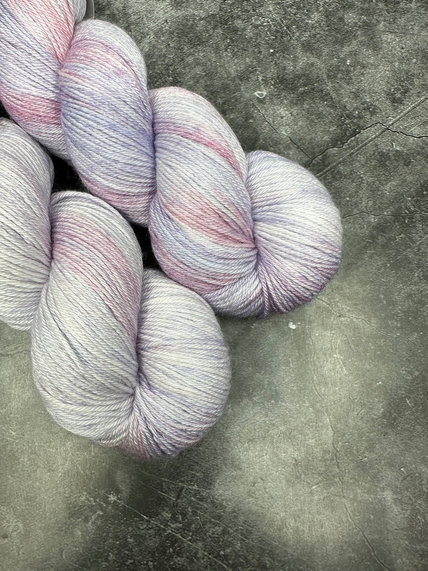 BamSi Socks 100g - VIOLET WHISPER