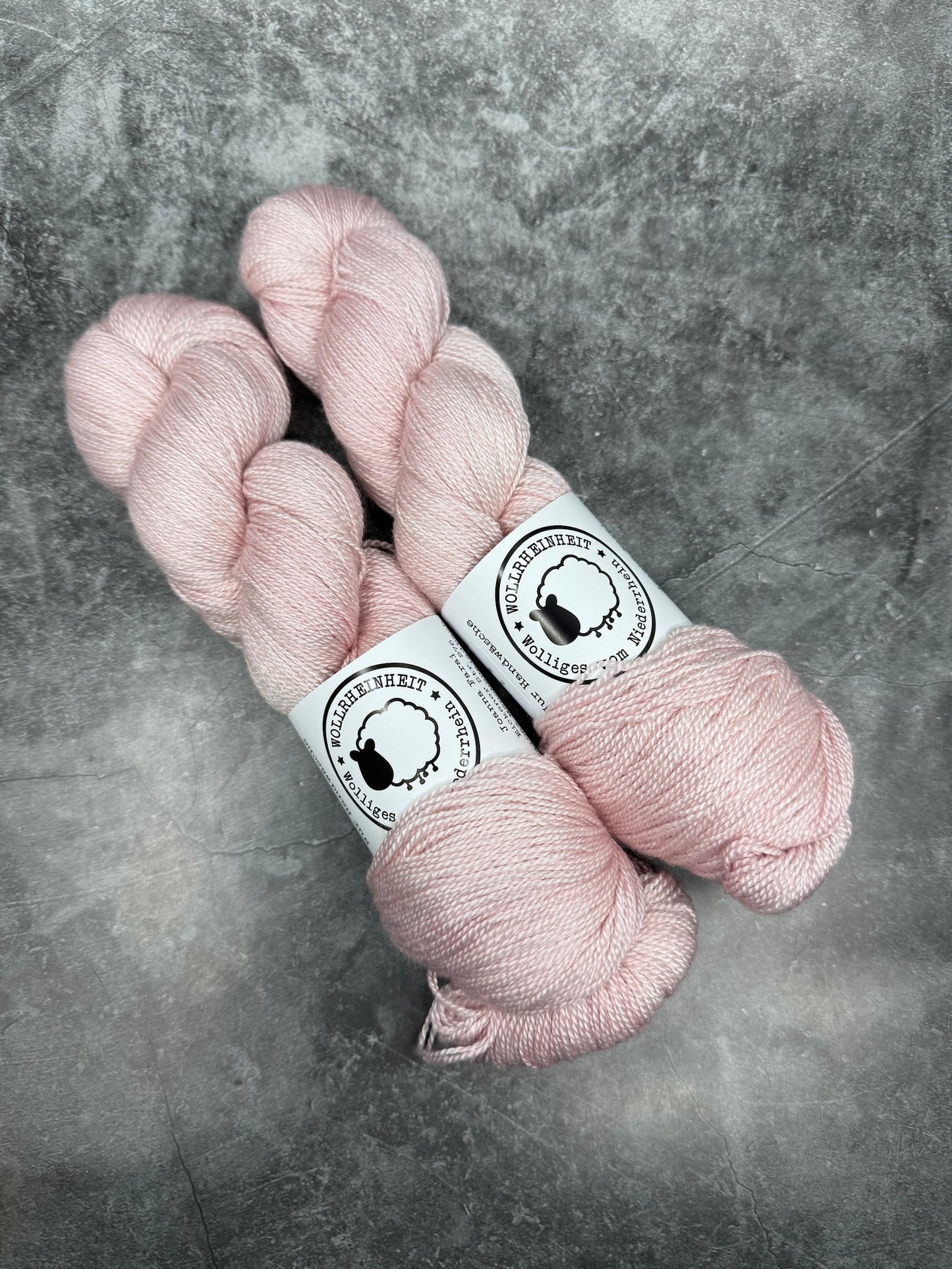 Sunny ROSA - handgefärbtes Merino Seide Lacegarn 600m