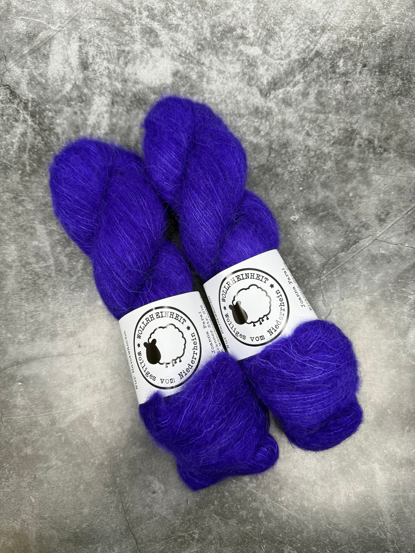 Garn Alfluff 50g VIOLET