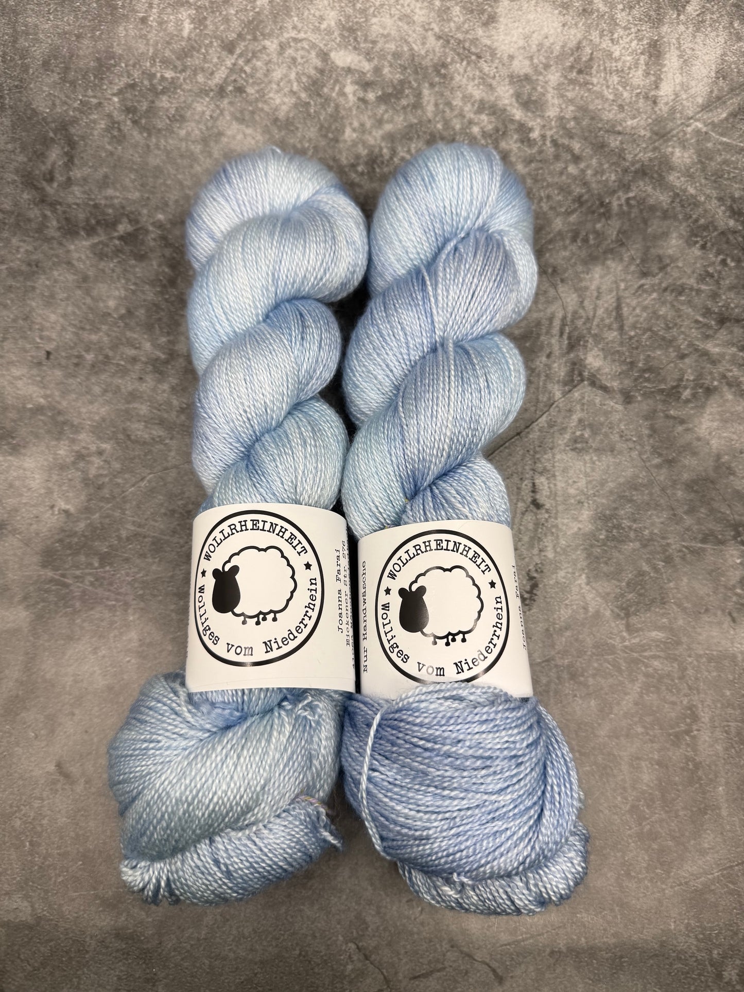 Sunny ICE BLUE - handgefärbtes Merino Seide Lacegarn 600m