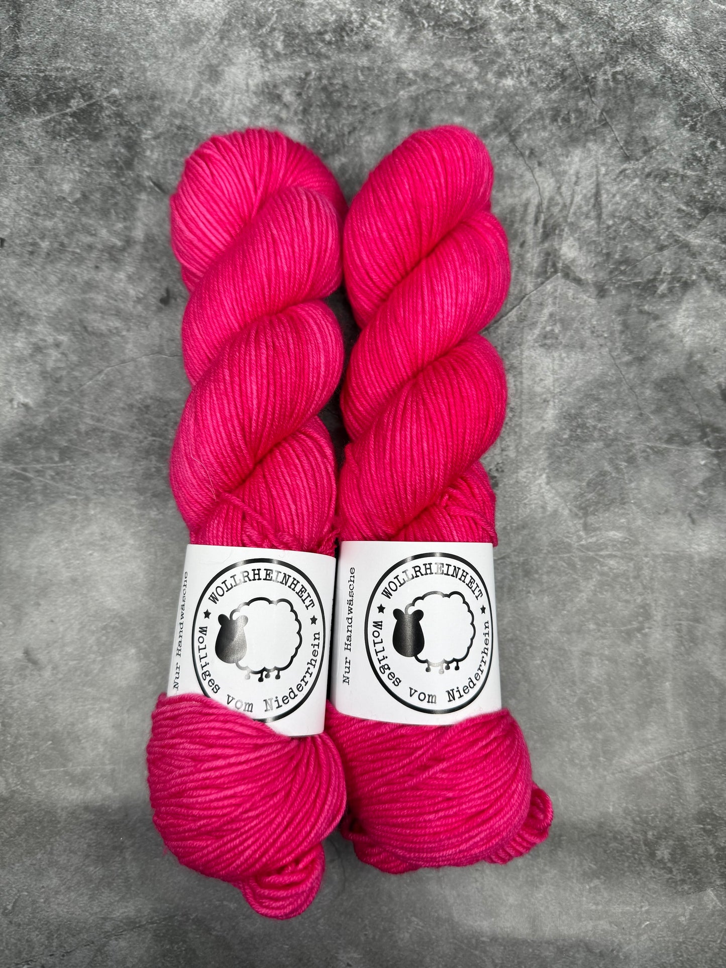 Brando DK Garn HOT PINK